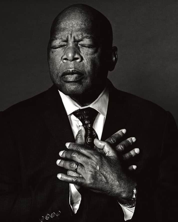 ケリー・オズボーンのインスタグラム：「2020 is officially the worst year ever I can’t believe I’m posting 2 of these tonight. Thank you #JohnLewis for paving the way. Thank you for your incredible contributions not just to The civil rights movement but to the world. Rest In Peace 🙏😢💜 #goodtrouble」