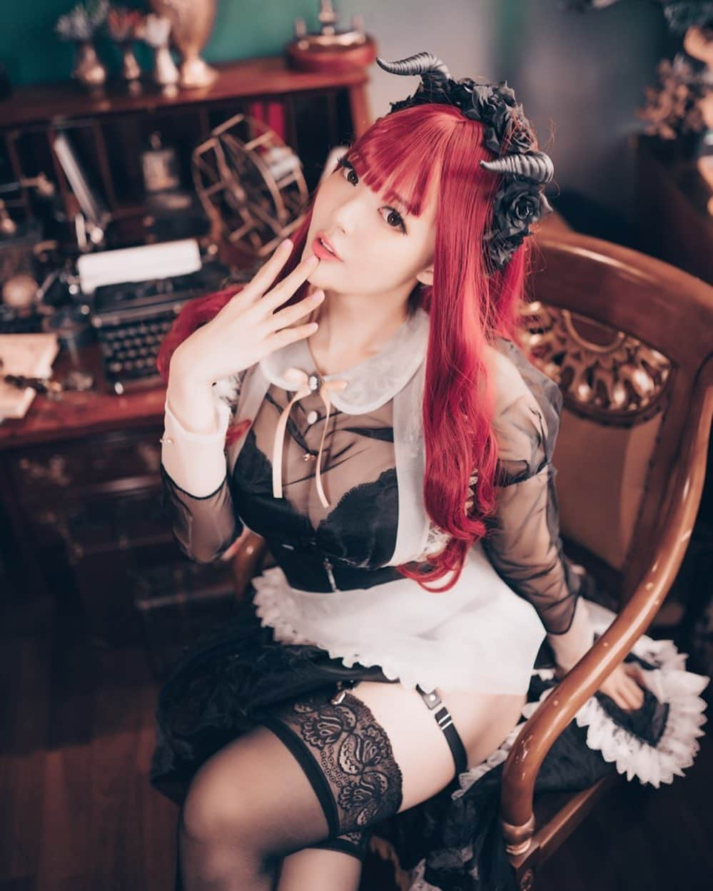 YingTzeさんのインスタグラム写真 - (YingTzeInstagram)「Horns , Laces , Garters , Stockings = Deadly Combo ! 😈✨ * goes and shop for more Garters design * _ Thank you so much for the 194 Patrons this month ! ❤️ Can we get to 200 before end of July ? 🤔 Carnelian available as Patron Reward for July. Selfie Set at Tier 5 and high res photos at Tier 20 💕 ▶️ www.patreon.com/yingtze _ 📸 @kenn_tee  Studio @studio14ss  #blessed #originalcharacter #horns #maidcosplay #stocking #ytzoriginals #meido」7月18日 16時57分 - yingtze