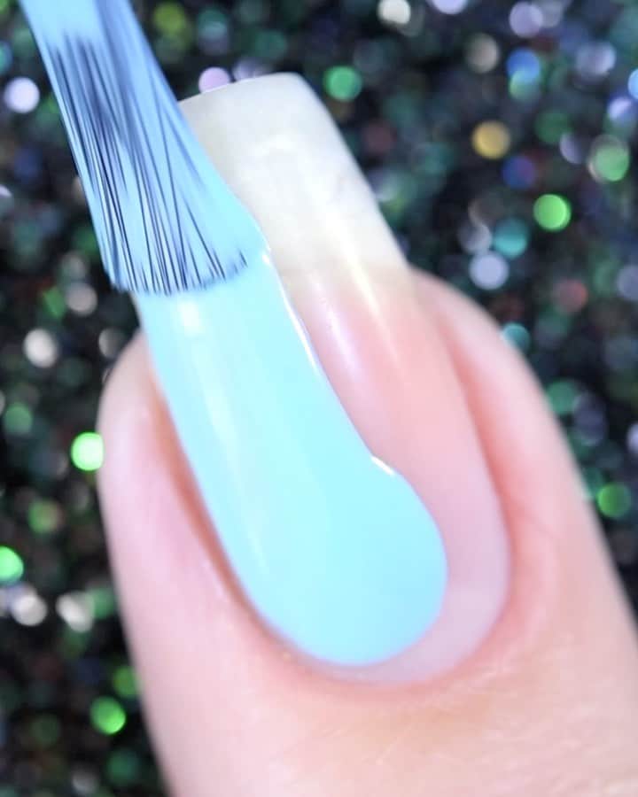のインスタグラム：「#BowPolish Fast Dry Sun Top @bowpolish , топ-сушка с солнечным эффектом, на солнышке из прозрачного становится красным😃, такого кажется ещё ни у кого не видела, просто волшебный эффект!」