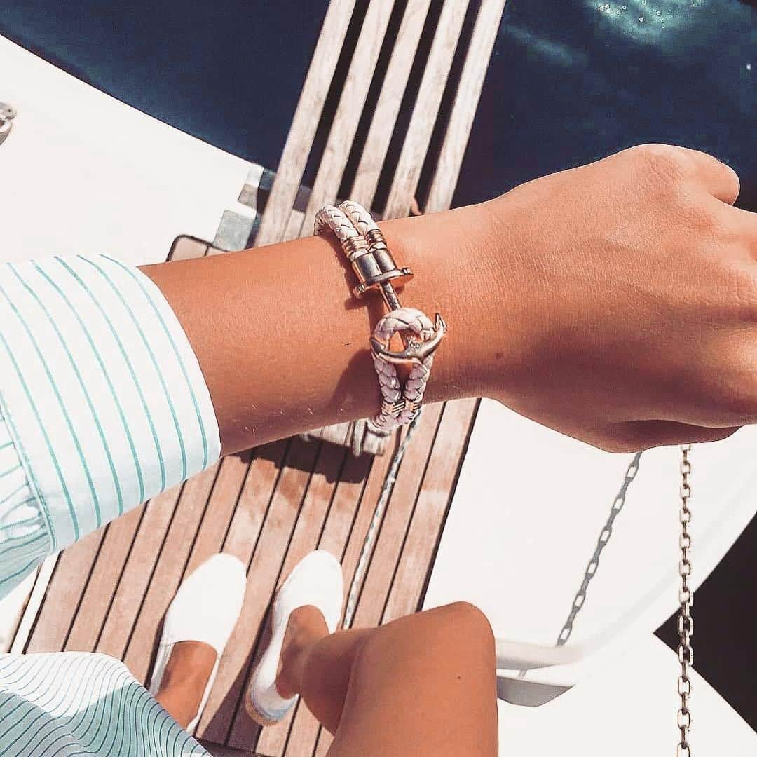 PAUL HEWITTさんのインスタグラム写真 - (PAUL HEWITTInstagram)「Maritime & timeless Phrep style by @felii_w 🌊⚓️ #getAnchored #paulhewitt #phrep __ #bracelet #anchor #anchorbracelet #maritime #womensinspo #womenstyle #accessory #accessories #inspo #boat」7月18日 17時01分 - paul_hewitt