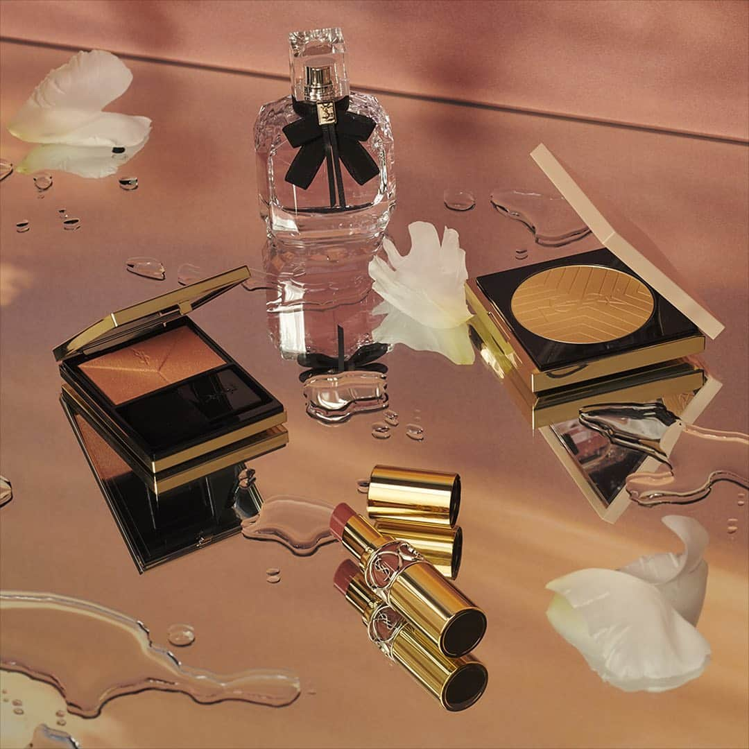 Yves Saint Laurent Beautyさんのインスタグラム写真 - (Yves Saint Laurent BeautyInstagram)「Get lifted, with a dizzying array of sunny temptations.  MON PARIS EAU DE PARFUM TOUCHÉ ÉCLAT 3D ALL-OVER GLOW POWDER COUTURE BLUSH ROUGE VOLUPTÉ SHINE IN N°86 MAUVE CUIR #yslbeauty #monparis #rougevolupteshine」7月18日 17時02分 - yslbeauty