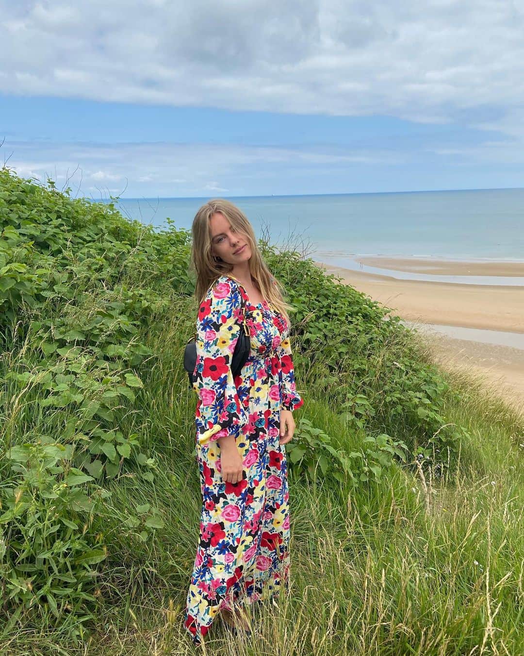 Annabel Smitさんのインスタグラム写真 - (Annabel SmitInstagram)「Arrived in France 💛 little weekend away in Normandy. Do you have any tips for food in Rouen? 😊」7月18日 17時03分 - annabelsmitt