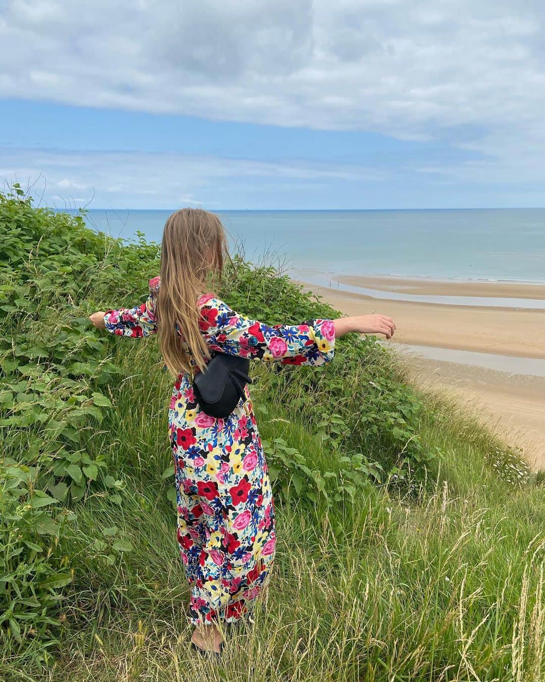 Annabel Smitさんのインスタグラム写真 - (Annabel SmitInstagram)「Arrived in France 💛 little weekend away in Normandy. Do you have any tips for food in Rouen? 😊」7月18日 17時03分 - annabelsmitt