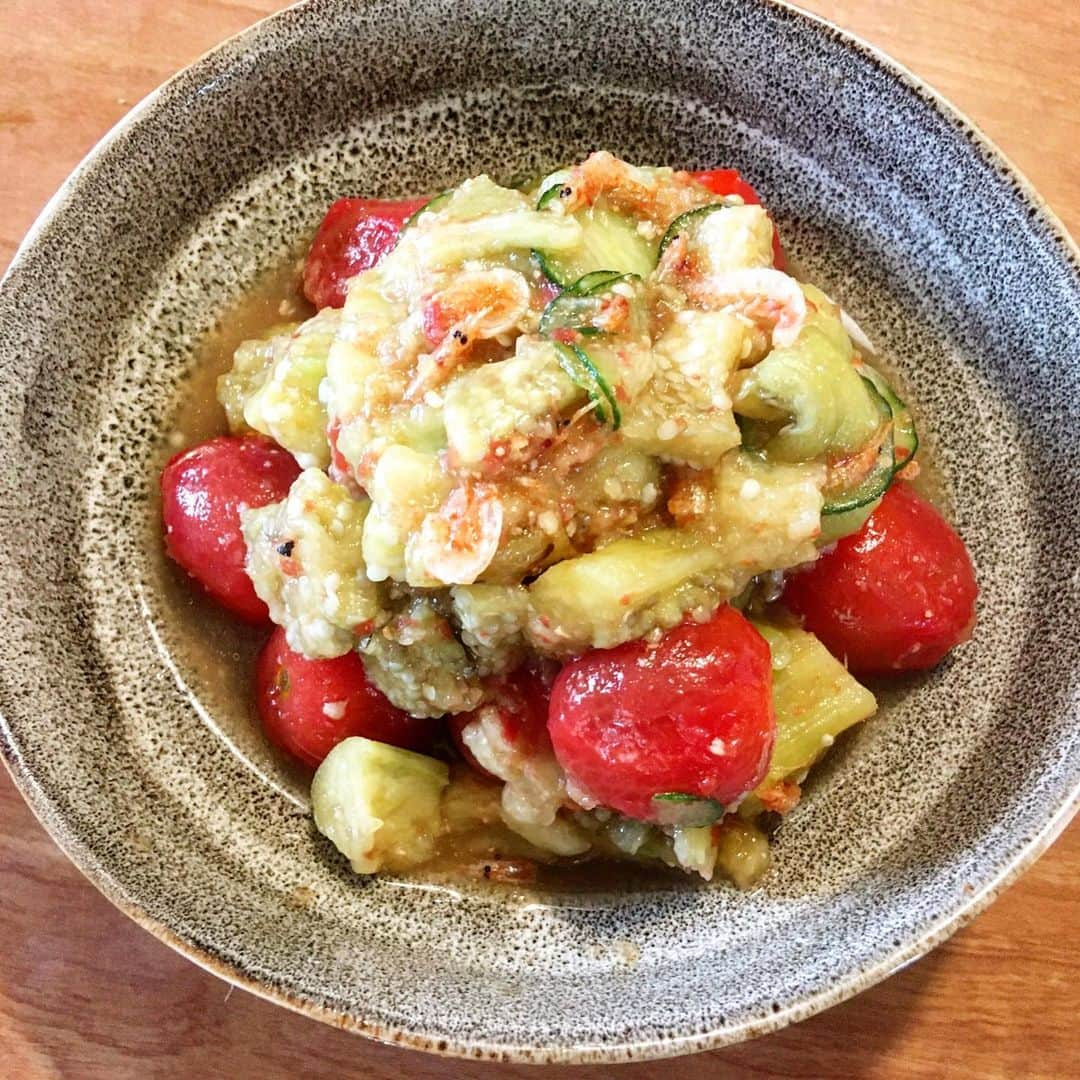 門脇麦のインスタグラム：「.﻿ ﻿ 🏠🍽﻿ ﻿ ﻿ 焼きナスとトマトと桜海老のマリネ﻿ ﻿ ナンプラーでエスニック風に☺️」