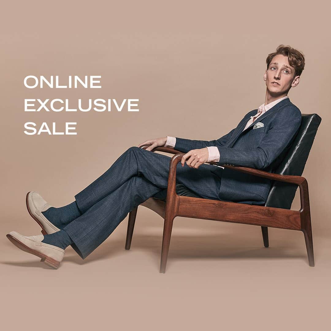 ギーブス&ホークスのインスタグラム：「ONLINE EXCLUSIVE SALE  Visit www.gievesandhawkes.com to discover our online exclusive sale with items up to 75% off. #gievesandhawkes #onlinesale」