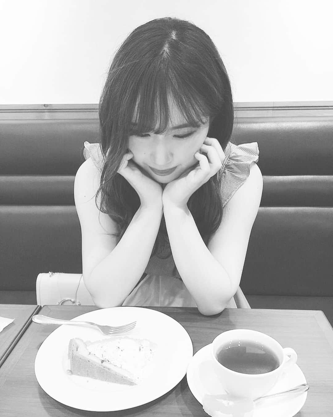 鈴木美南海さんのインスタグラム写真 - (鈴木美南海Instagram)「カフェって本当に落ち着くなぁ🥰  ☕️ ☕️ ☕️ ☕️ ☕️ ☕️  Being in a cafe makes me feel really comfortable   ☕️ ☕️ ☕️ ☕️ ☕️ ☕️  카페 정말로 진정구나  ☕️ ☕️ ☕️ ☕️ ☕️ ☕️  #カフェ #cafe #카페 #コーヒー #coffee #커피 #ケーキ #cake #케이크 #渋谷カフェ」7月18日 18時09分 - u_minami_official