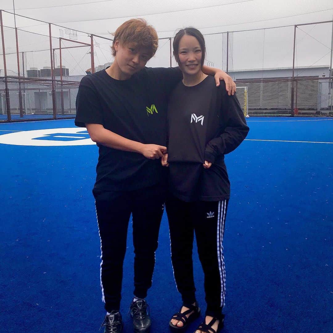 和田奈央子のインスタグラム：「. . 摩也(@maya02051993)のオリジナルブランド服🙏 シンプルでとてもイケてる🙃💚  @my17.jp 👀」