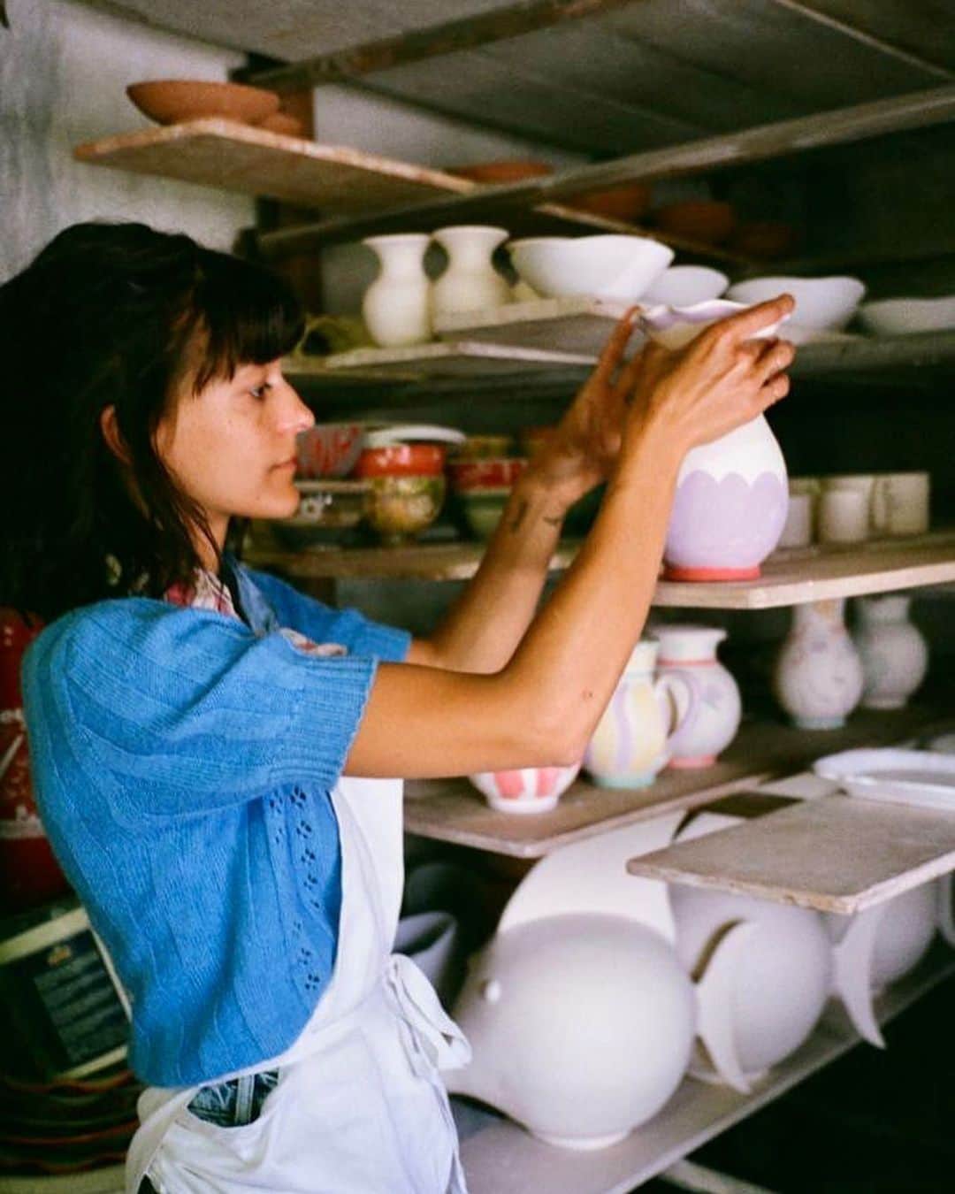 Jeanneさんのインスタグラム写真 - (JeanneInstagram)「ROUJE FOR WOMEN ✊🏼💞 Proud that the @rouje solidarity collection I’ve created with my friend and artist @ninakoltchitskaia to support @lamaisondesfemmes93 is launched today 🙌🏼 100% of the benefits will be donated to @lamaisondesfemmes93  Link in bio and story ❤️ MERCI #roujeforwomen   🎥 @tenderlouie」7月18日 18時21分 - jeannedamas