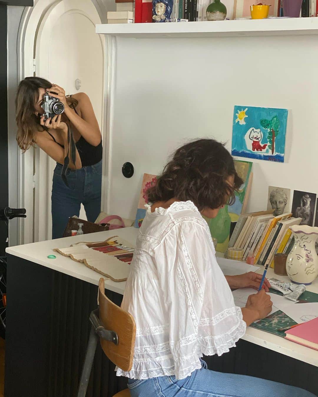 Jeanneさんのインスタグラム写真 - (JeanneInstagram)「ROUJE FOR WOMEN ✊🏼💞 Proud that the @rouje solidarity collection I’ve created with my friend and artist @ninakoltchitskaia to support @lamaisondesfemmes93 is launched today 🙌🏼 100% of the benefits will be donated to @lamaisondesfemmes93  Link in bio and story ❤️ MERCI #roujeforwomen   🎥 @tenderlouie」7月18日 18時21分 - jeannedamas