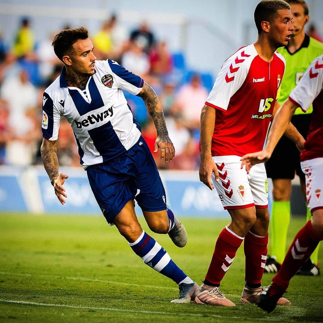 レバンテUDさんのインスタグラム写真 - (レバンテUDInstagram)「See you Tomorrow #OrgullGranota 💙❤ ---- #MachoLevante #LevanteUD #LaLiga #LaLigaSantander #BackToWin #VolverEsGanar #CopaEspañaLibre」7月19日 4時08分 - levanteud