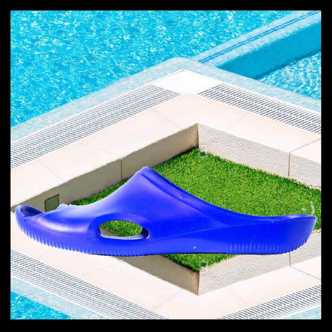 ブルーノボルデーゼさんのインスタグラム写真 - (ブルーノボルデーゼInstagram)「POOL REBIRTH  Sleeper  Born 2000  Available on www.brunobordese.com #brunobordese #pool #summer #sea #beach #shoes #color #elettrocblue #ecoplastic @asap.showroom」7月19日 4時25分 - brunobordese_official
