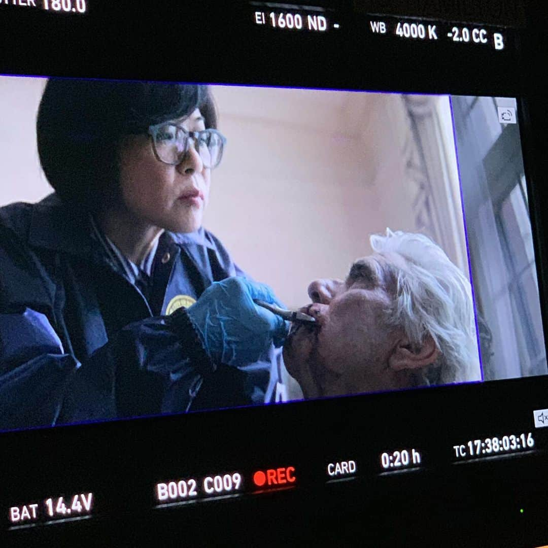 トム・ペインさんのインスタグラム写真 - (トム・ペインInstagram)「A year ago we were filming episode 2 of Prodigal Son. The first step back into the world of Malcolm Bright. With some stunning work by @hooghuis77 on the very patient and stylish @markreay66 This was a great way to continue our weird and wonderful story. Can’t wait to film season 2! #prodigalson #foxtv」7月19日 4時30分 - thetompayne