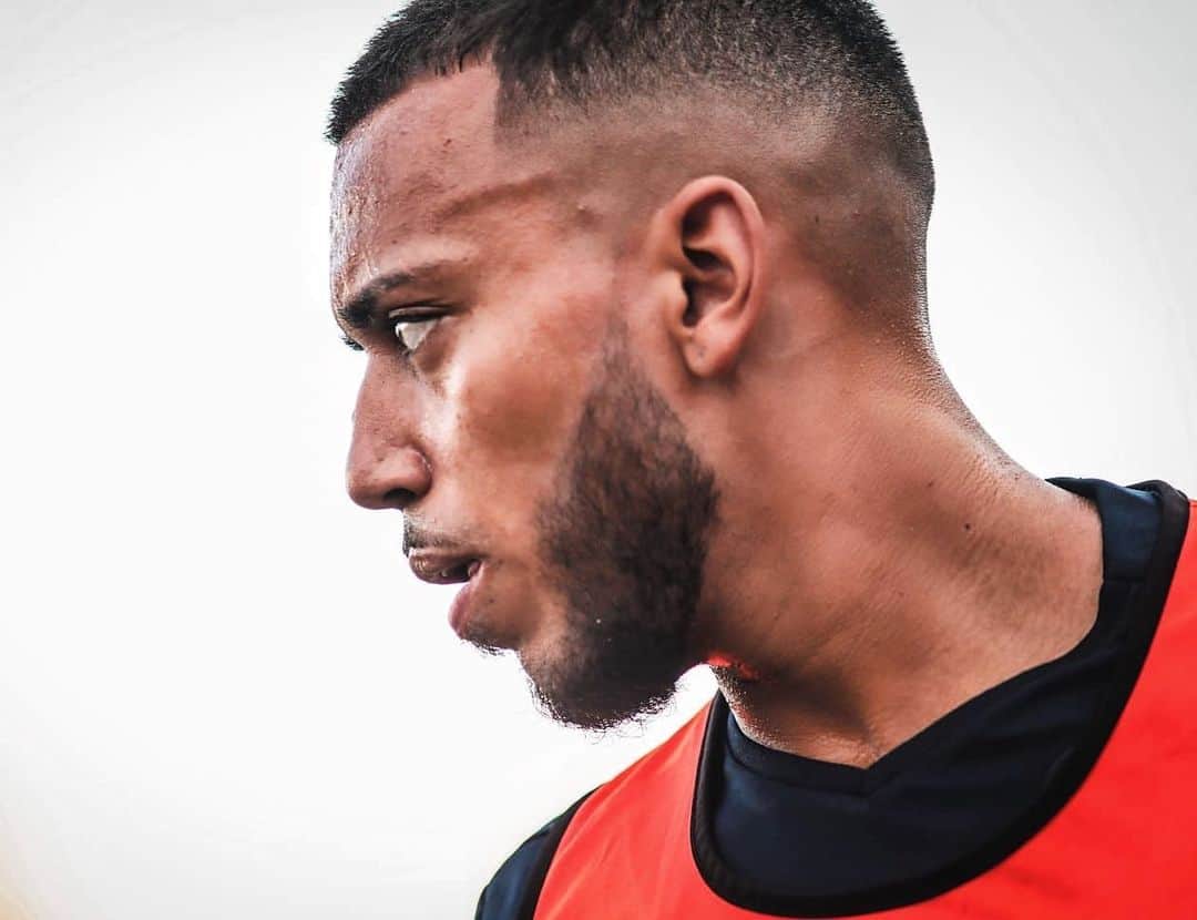 ルベン・ヴェソのインスタグラム：「Último entrenamiento 🔛🔛🔛」
