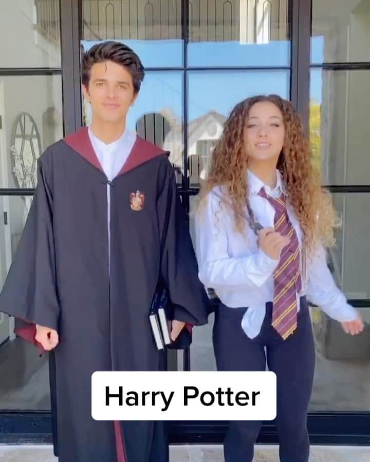 Brent Riveraのインスタグラム：「What’s your favorite show?😱❤️ @sofiedossi」