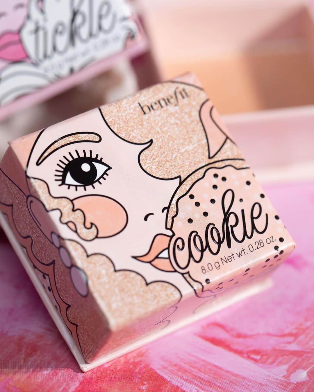Benefit Cosmeticsさんのインスタグラム写真 - (Benefit CosmeticsInstagram)「Drop a 🍪 in the comments below if you NEED our #cookiehighlighter in your life! 📸: @houchinstagram & @zyrken」7月19日 4時54分 - benefitcosmetics