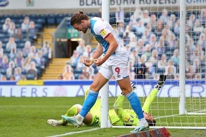サム・ギャラガーのインスタグラム：「Grateful to score on your day 💙 let’s finish the season in winning ways 💪🏼 Happy Birthday Dad 💙」