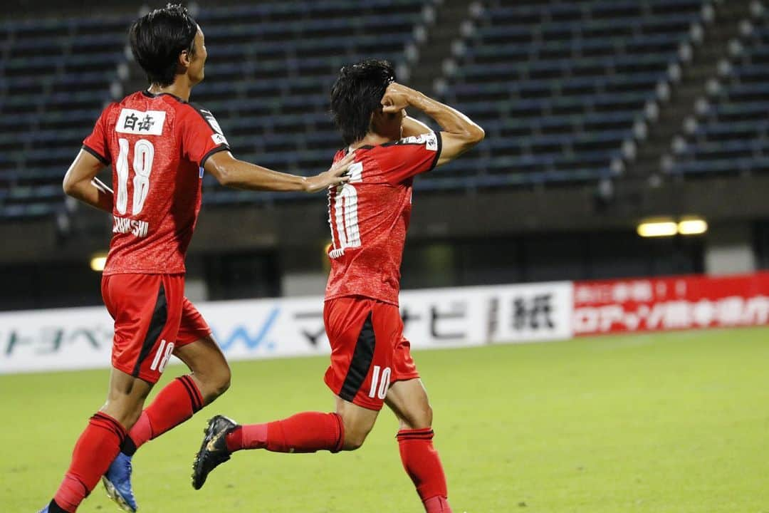 ROASSO KUMAMOTOさんのインスタグラム写真 - (ROASSO KUMAMOTOInstagram)「⚽️ ／ 7.15.WED 第4節 ガンバ大阪U-23戦 フォトレポートPart②📸 ＼ 前節のフォトレポートPart②です✨是非ご覧下さい⚽️ -----﻿ NEXT GAME﻿ 🗓 7.19.SUN ⏰ 18:00 KICK OFF﻿ 🆚 FC岐阜 🏟 岐阜メモリアルセンター長良川競技場 📺 DAZN -----﻿ #ロアッソ熊本 ﻿ #2020シーズン ﻿ #繋続﻿ #TSUNAGI﻿ #つなぎ  #2020の主役は誰だ ﻿ #岡本知剛 #谷口海斗 #竹本雄飛 #伊東俊  #中原輝 #roasso﻿ #熊本﻿ #Jリーグ﻿ #jleague﻿ #サッカー﻿ #ゴール ﻿ #えがお健康スタジアム﻿ #感謝﻿ #いまできること﻿ #がんばろう日本﻿ #みんなで乗り越えよう ﻿ #jリーグにできること」7月18日 20時13分 - roassokumamoto_official