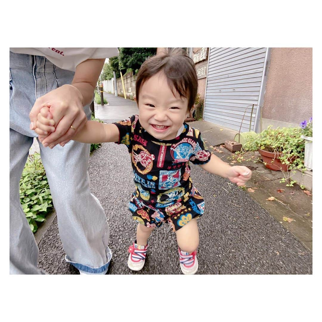 辻希美さんのインスタグラム写真 - (辻希美Instagram)「お散歩大好き❤  #お散歩 #幸空 #一歳七ヶ月 #今日のファッション #ヒスミニ #甥っ子のお下がり #15年物 #我が子みんな着てる #５代目 #💓💓💓」7月18日 20時26分 - tsujinozomi_official