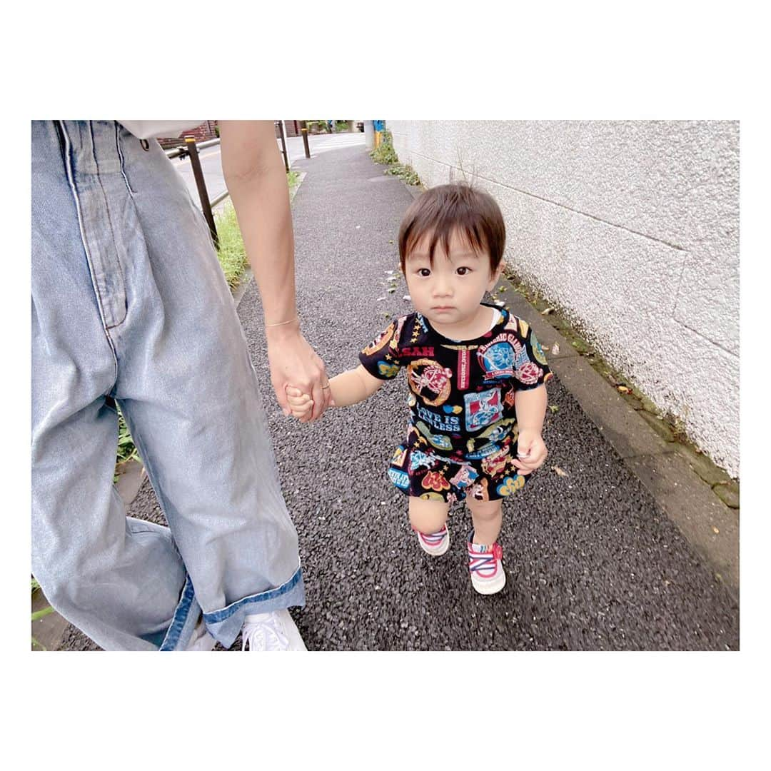 辻希美さんのインスタグラム写真 - (辻希美Instagram)「お散歩大好き❤  #お散歩 #幸空 #一歳七ヶ月 #今日のファッション #ヒスミニ #甥っ子のお下がり #15年物 #我が子みんな着てる #５代目 #💓💓💓」7月18日 20時26分 - tsujinozomi_official