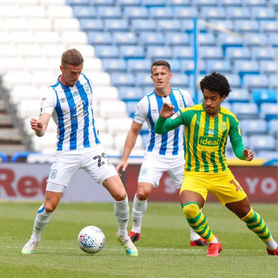 アンディー・キングさんのインスタグラム写真 - (アンディー・キングInstagram)「Massive performance and result last night. Enjoy your weekend @htafc」7月18日 20時26分 - andyking