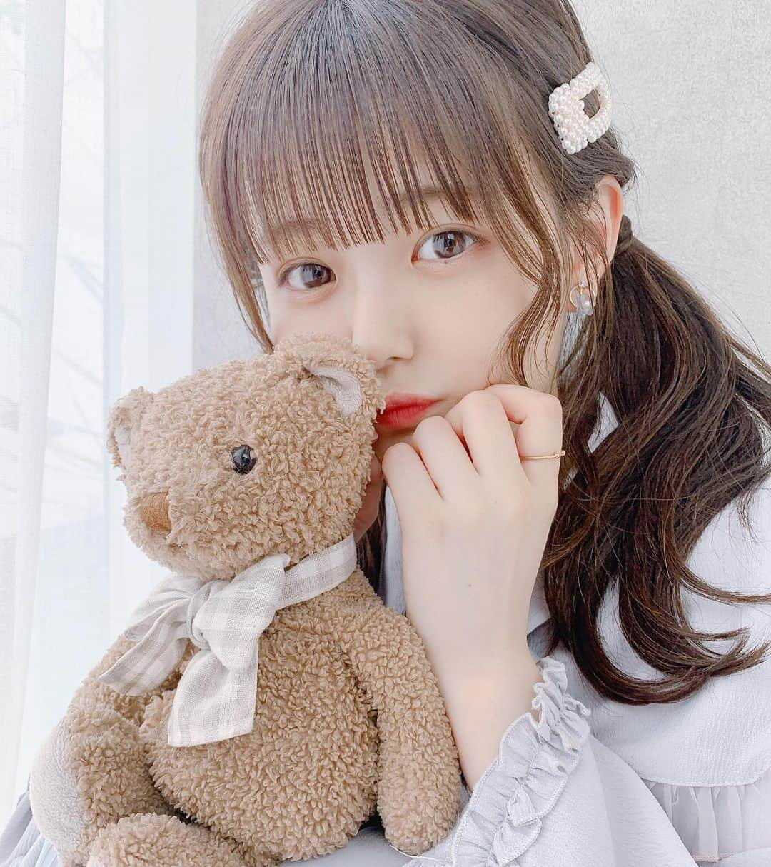 前田渉さんのインスタグラム写真 - (前田渉Instagram)「. . . そのちゃん🧸💓💕 . . . . この作品のBefore→After→Arrangeはこちらに💁🏼‍♂️ @wataru_magic . . . . model:そのちゃん #わたるマジック #わたるフィルター #cachecache #cachecacheomotesando #make #cachecachebutter #idol #cachecacheoil #merryjenny #teddybear #美容師 #前髪カット #アレンジ #メイク #可愛い #波ウェーブ #簡単アレンジ #メリージェニー #シースルーパッツン #クラシックショコラ #前髪 #シースルーぱっつん #テディベア #おくれ毛 #カシュカシュオイル #シースルーバング #簡単ヘアアレンジ #ツインテール #園田あいか #透明感」7月18日 20時25分 - cachetaro