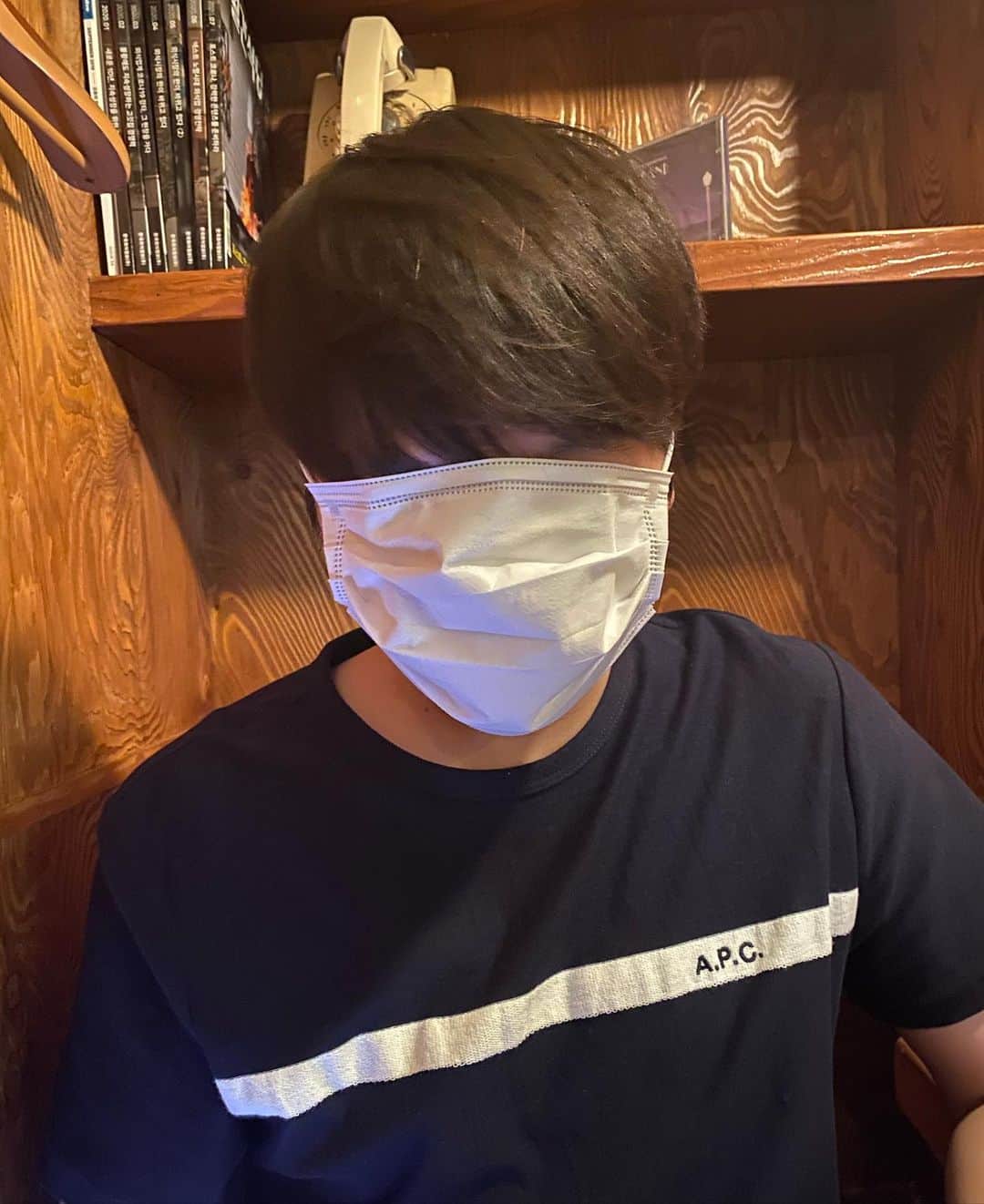 クォン・スンイルのインスタグラム：「😷」