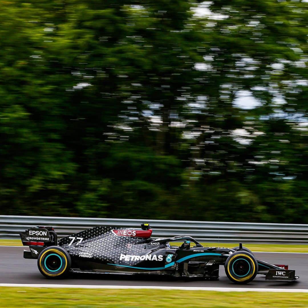 MERCEDES AMG PETRONASさんのインスタグラム写真 - (MERCEDES AMG PETRONASInstagram)「👉 ___________ will take pole in Hungary! Let’s hear your pole predictions ahead of Quali 👀」7月18日 20時57分 - mercedesamgf1