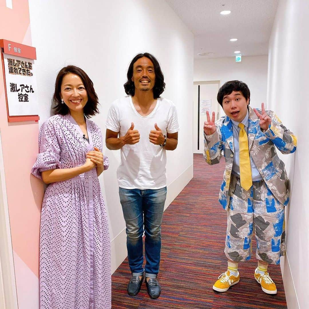 羽田美智子さんのインスタグラム写真 - (羽田美智子Instagram)「肌寒い7月の東京です🐧 足元が冷たいのでモコモコ靴下を履いてます(笑)  さて、今夜『激レアさんを連れてきた』に出演させていただいてます。  今夜の激レアさんもぶっ飛んでますけど、応援したくなる熱い方です😆  遅い時間ですが激レアさんに元気もらえると思います。良かったらご覧くださいね😉  そして明日の味噌作りのワークショップにご参加いただける方は、、どうぞよろしくお願いしますね！ 楽しみにしています💕  #激レアさん #霜降り明星せいや さん #羽田甚商店」7月18日 20時59分 - michikohada