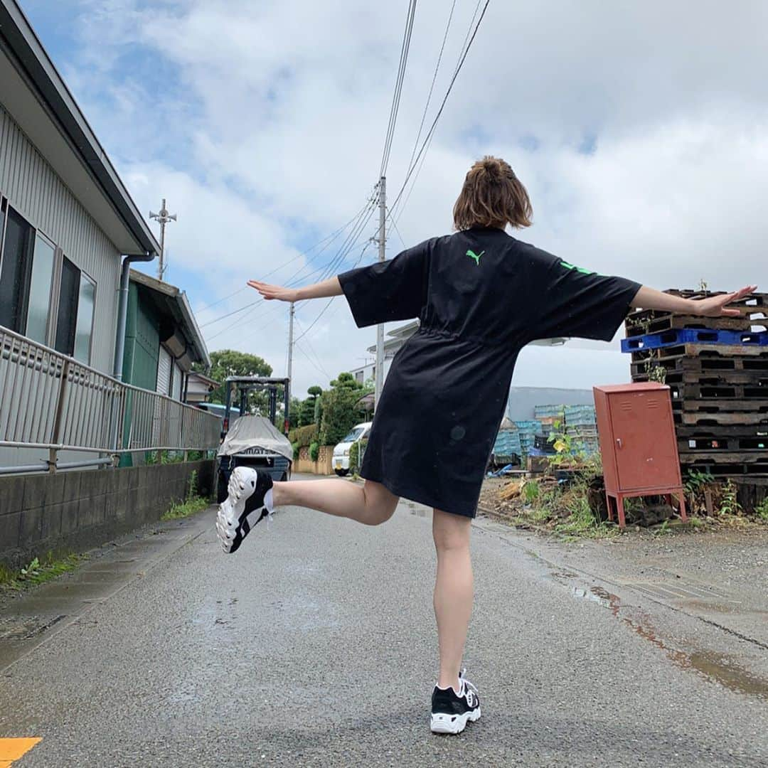 須田亜香里さんのインスタグラム写真 - (須田亜香里Instagram)「ロケが始まったら雨が止んだ☔️💙 大輔さん（ @miyagawadai ）のインスタに須田載せていただいてます☺️ #満天青空レストラン #青空レストラン #梅雨 #晴れ女 #スポーツウェア #珍しく脚の露出 . 7月19日(日) 【#abema的ニュースショー 】  12:00〜（生） . 【#熱闘mリーグ】 ABEMA 25:00〜 テレビ朝日 25:10〜 . 中日新聞　コラム連載 【#てくてく歩いてく 】 明日は最後は予想外の展開でクスッとしてもらえる内容かと。 . .」7月18日 21時12分 - akarisuda