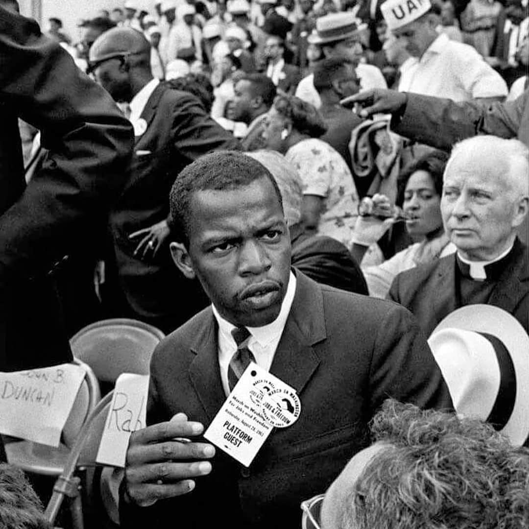 アンバー・タンブリンさんのインスタグラム写真 - (アンバー・タンブリンInstagram)「John Lewis, you changed the world every day that you lived, and you will continue to do so. You inspired us, calmed us, ignited us, and lead us with grace, strength and purpose. It’s particularly devastating to have lost you in this particular year. I wasn’t ready for it. But your spirit and legacy will live on in all of us, and we will continue to fight in your name, just as you did for decades for all of us. Rest now, you most extraordinary and beloved soul. #RIPJohnLewis」7月18日 21時38分 - amberrosetamblyn