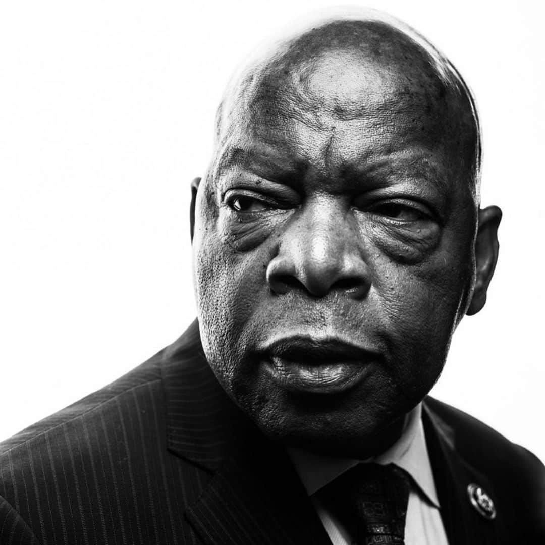 トニー・ゴールドウィンのインスタグラム：「What leadership looks like. RIP @repjohnlewis #makegoodtrouble」