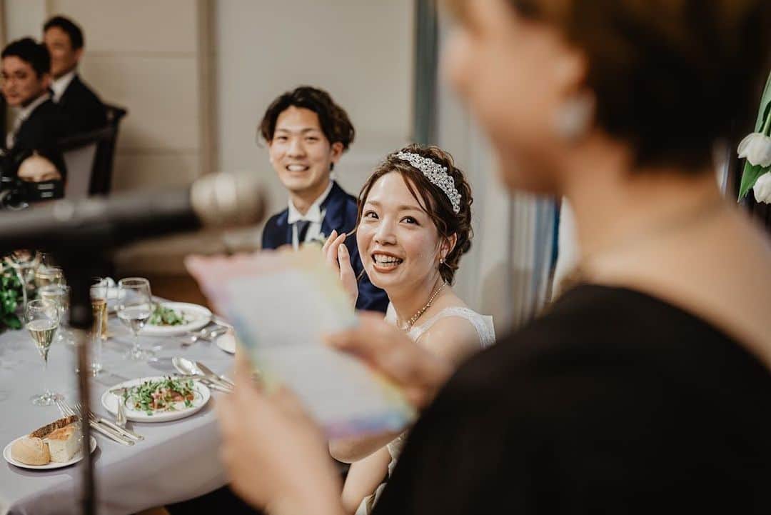 のインスタグラム：「.﻿ ﻿ ﻿ たいせつな人へ﻿ 気持ちを込めて﻿ ご紹介﻿ ﻿ ﻿ ﻿ おふたりのことを﻿ お祝いにきているゲストへ﻿ ﻿ もっとおふたりのことを﻿ 知っていただく時間﻿ ﻿ ﻿ ﻿ ﻿ ✨挙式当日の様子を毎日連続投稿中✨﻿ アカウントはこちらから！﻿ →@chapelle_des_anges﻿ ﻿ ﻿ ﻿ #takamibridal#chapelledesanges #chapel#wedding#bridal#weddingdress ﻿ #タカミブライダル#ブライダル#ウェディング﻿ #ルアンジェ教会#チャペル﻿ #南青山ルアンジェ教会#結婚式﻿ #エトゥルスキ#レストラン#表参道﻿ #レストランウェディング#イタリアン﻿ #友人スピーチ#祝辞#乾杯﻿ ﻿」