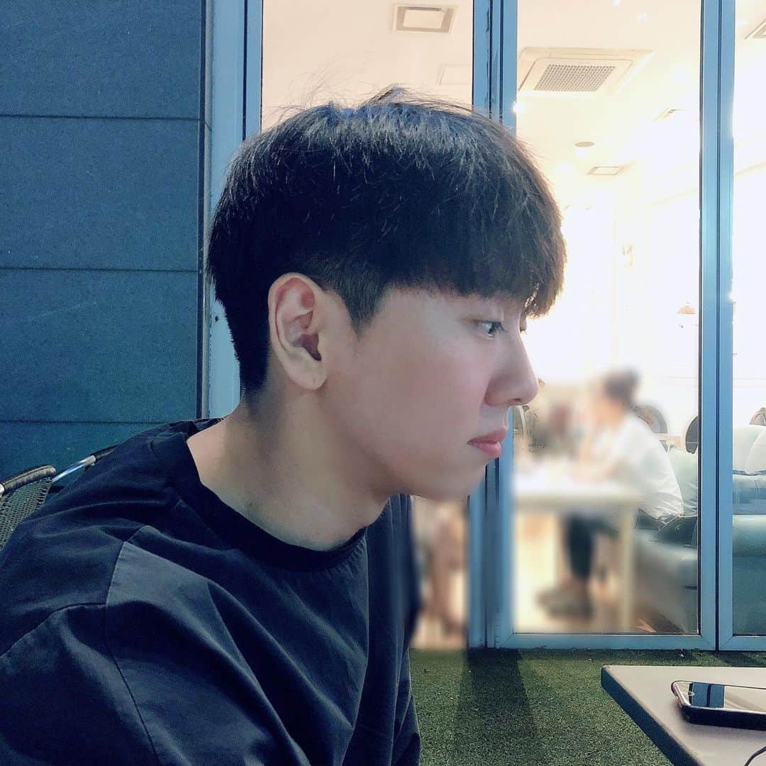 のインスタグラム：「머리 자름」