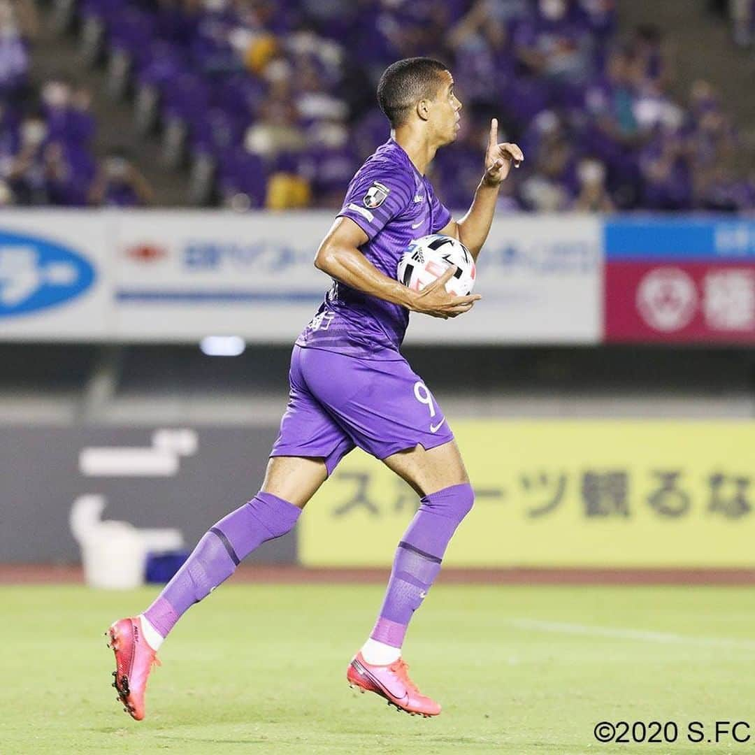 サンフレッチェ広島さんのインスタグラム写真 - (サンフレッチェ広島Instagram)「. ⚽️明治安田生命J1リーグ第5節　試合結果⚽️ サンフレッチェ広島　1-2　セレッソ大阪 前半：0-1 後半：1-1 【得点者（広島のみ）】ドウグラス・ヴィエイラ  約5ヵ月ぶりにエディオンスタジアムにサポーターをお迎えしての試合でしたが、勝利をお届けすることができず、悔しい敗戦を喫しました。  #永井龍 選手 #青山敏弘 選手 #川辺駿 選手 #林卓人 選手 #レアンドロペレイラ 選手 #ドウグラスヴィエイラ 選手 #野津田岳人 選手 #sanfrecce #積攻」7月18日 22時54分 - sanfrecce.official