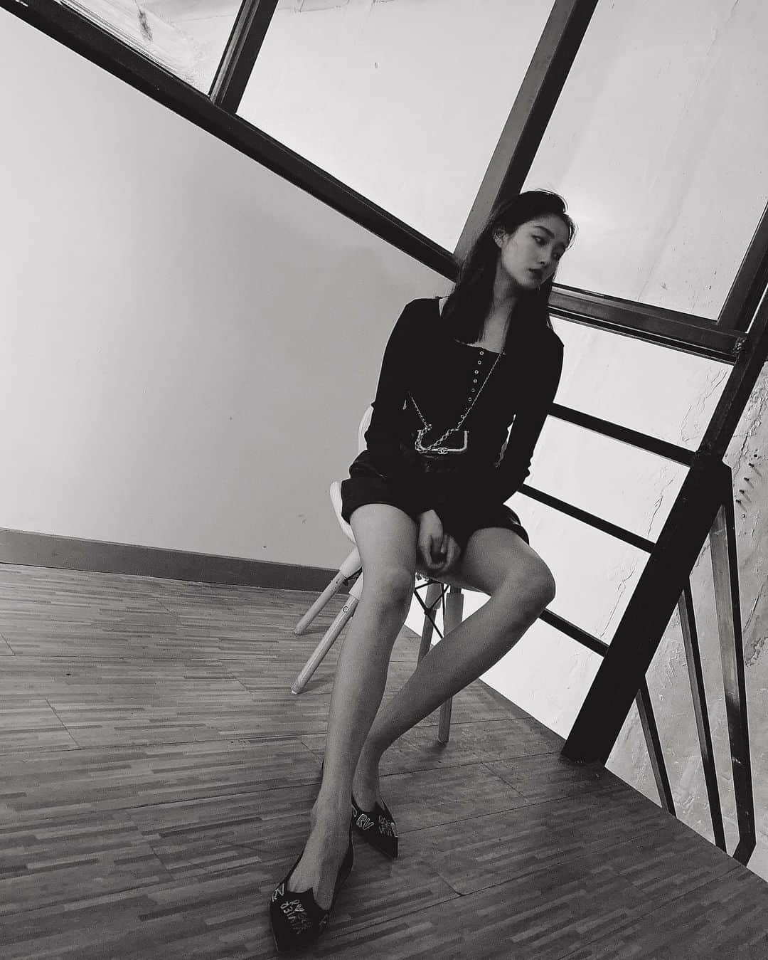 クアン・シャオトン（Guan Xiaotong）のインスタグラム：「🖤💛😻😻」