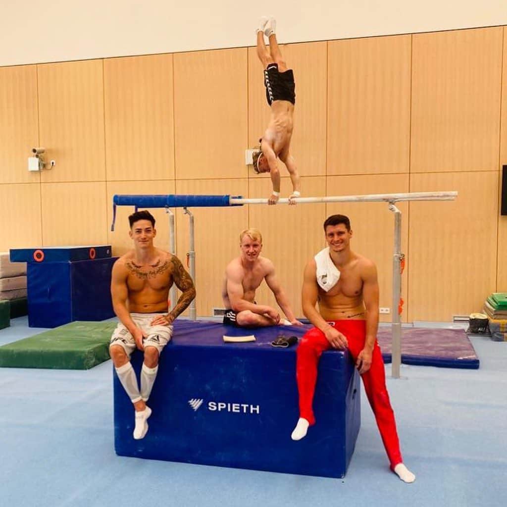 マゼル・ニューエンのインスタグラム：「Training camp ✅🤸🏽‍♂️ 🔜 Stuttgart #trainingcamp #nationalteam #gymnastics #friends #team #kienbaum #themarcelnguyen」