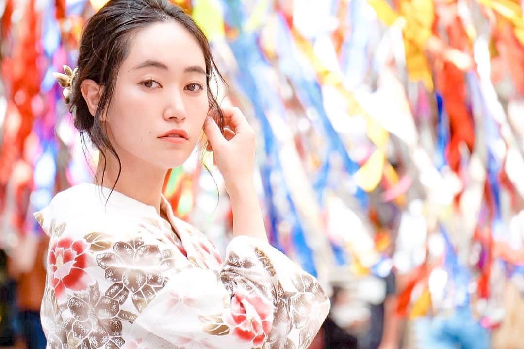 江守沙矢さんのインスタグラム写真 - (江守沙矢Instagram)「去年の七夕祭りの写真の色を再編集したんだけど、 日々好みって変わるよね。 そして迷子になった。難しい。　 うんこうゆう時は離れるしかないか一旦。ふーう . . . .  . .  #阿佐ヶ谷　#阿佐ヶ谷七夕祭り #浴衣 #  #浴衣散策 #yukata #tokyo #食べ歩きの旅 #kimono #yukata #江守沙矢 #和装ポートレート　#浴衣ポートレート #和装 #和服  #和服女子 #ポートレート #portrait #photograph #japan #japanesemakeup #japanesegirl  #tradition #japantravel  #follow4like #japanesecalture #ilovejapanese #ポートレート好きな人と繋がりたい #カメラを持って出かけよう #写真撮ってる人と繋がりたい」7月18日 23時39分 - saya_emori