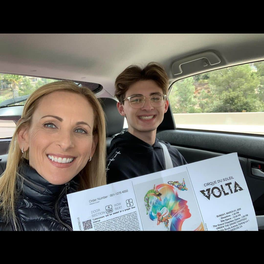 マーリー・マトリンさんのインスタグラム写真 - (マーリー・マトリンInstagram)「It’s official! Tyler is an adult! Help me make lots of noise to wish my son a happy 18th birthday!!! Tyler!!! We celebrate you because you are truly awesome and you mean the world to us. You continue to amaze us as a wonderful bright funny and talented person. Dad and I know you couldn’t wait to become “ an adult “ so today is the day! Even though the pandemic is still going on, don’t let it stop you from enjoying your birthday because you do deserve the best of everything! AND now you can VOTE!!!! We know you’ve been looking forward to being able to legally vote! We love you so much! 🎂🤟🎂🤟🎂🤟 #birthday2020🎂 #legaladult #thirdoffourthchild  @grandalskii」7月18日 23時33分 - themarleematlin