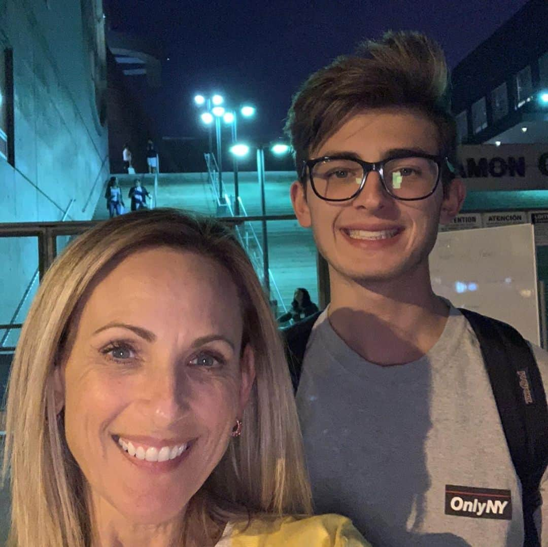 マーリー・マトリンさんのインスタグラム写真 - (マーリー・マトリンInstagram)「It’s official! Tyler is an adult! Help me make lots of noise to wish my son a happy 18th birthday!!! Tyler!!! We celebrate you because you are truly awesome and you mean the world to us. You continue to amaze us as a wonderful bright funny and talented person. Dad and I know you couldn’t wait to become “ an adult “ so today is the day! Even though the pandemic is still going on, don’t let it stop you from enjoying your birthday because you do deserve the best of everything! AND now you can VOTE!!!! We know you’ve been looking forward to being able to legally vote! We love you so much! 🎂🤟🎂🤟🎂🤟 #birthday2020🎂 #legaladult #thirdoffourthchild  @grandalskii」7月18日 23時33分 - themarleematlin