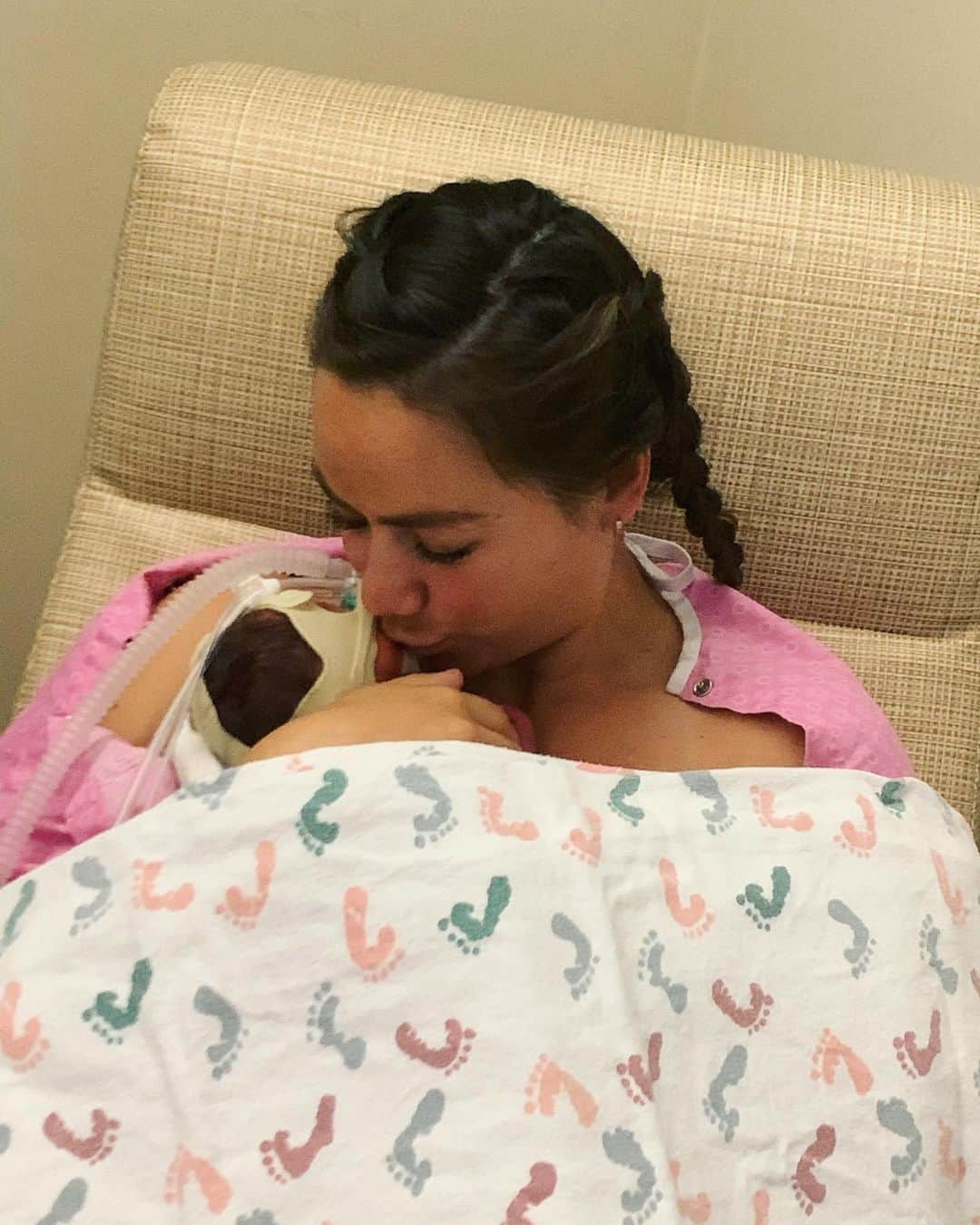 Camille Leblanc-Bazinetさんのインスタグラム写真 - (Camille Leblanc-BazinetInstagram)「“ Though she be but little she is fierce ” - Shakespeare  Little update on Zoe: She is a fighter, she is feisty and she knows what she wants! No doubt she is my daughter :P  The first 3 days were all about making sure she had good lungs development and was heading in the right direction. We were all following closely her Oxygen saturation, her heartbeat and her respiration rate. Lots of X-ray and tubes going into her mouth, stomach and nose. Her breathing is progressing really well obviously including some scary moments but that seems be the norm at the NICU. On day 3 her heart started to have some dip and pretty sure me and Dave got 100 heart attack but they found the problem and she is doing so much better now.  Overall she is doing as good and developing as good as the doctor could hope for. Lots of hurdles left ahead of us but we know we are in good hands. Both me and Dave got to hold her and I can not describe the amount of love we both have for her. I caught Dave singing her little song and my heart melted. She is SO LOVE.  Also my milk came in and that’s a whole other story hahaha. But it’s going to help Zoe have everything she need nutrients and food wise.  I wanted to take a second to thank everyone who is praying for us, who reached out to support us and are thinking of us in any way. Me and Dave are overwhelmed with the love and support we received and its been helping us so much through our current situation. We’ve been finding ourselves going down a dark path once in a while and we’ll receive a message that brings us back out quickly.  Please keep reaching out, keep praying for our little girl. It is helping us stay positive, heal and feel love.   We are so grateful and overwhelmed by the support and it is definitely changing our fear into love and gratitude. I really believe that all that positive energy and love sent our way is making a big difference for our little girl so thank you.」7月18日 23時46分 - camillelbaz