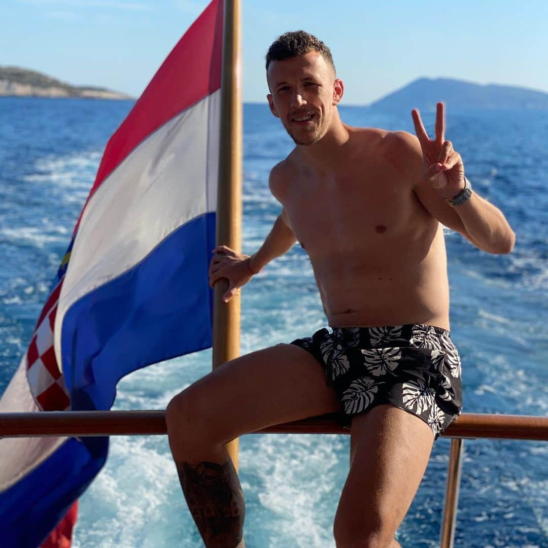 イヴァン・ペリシッチさんのインスタグラム写真 - (イヴァン・ペリシッチInstagram)「🇭🇷 ✌🏼 🌊」7月19日 0時22分 - ivanperisic444