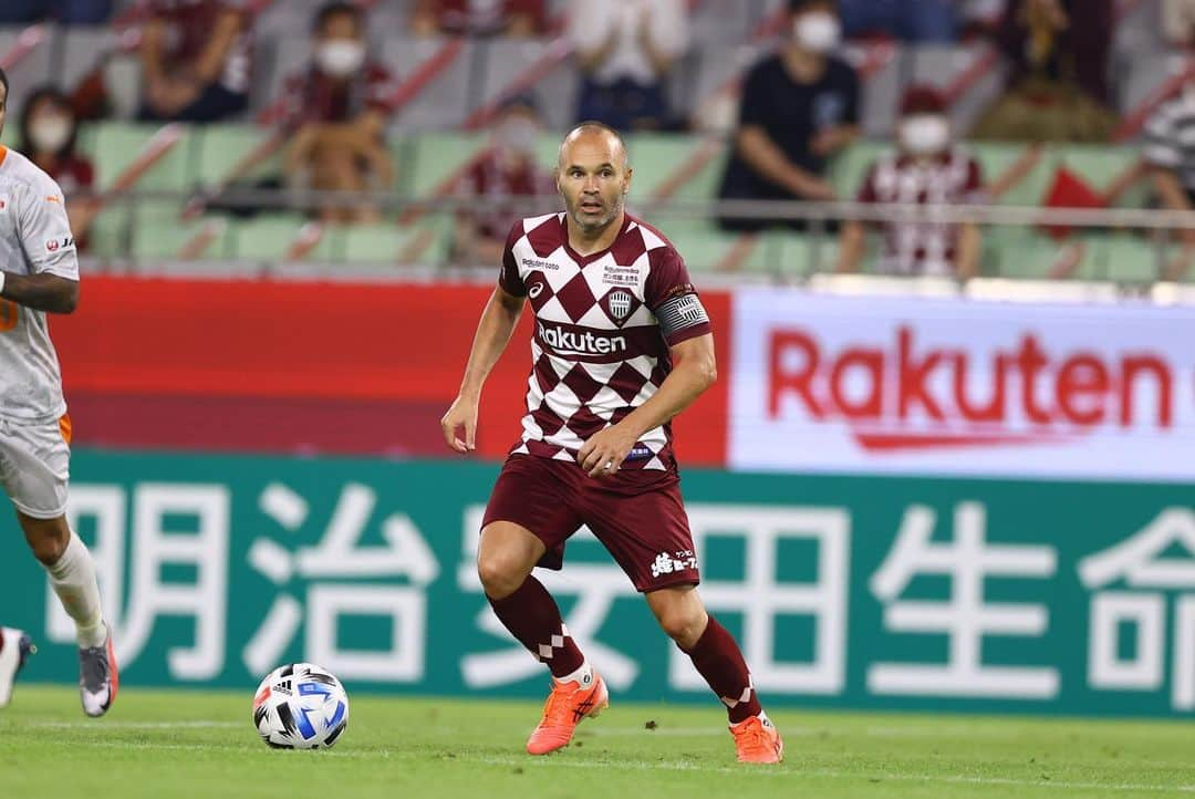 アンドレス・イニエスタさんのインスタグラム写真 - (アンドレス・イニエスタInstagram)「Gran victoria, Equipo. Feliz de volver a ver aficionados en nuestro estadio 👏🏼👏🏼🙂 Vamos @visselkobe +3 💪🏻  チームみんなで大事な勝利を手にできました。ノエスタでファンの皆さんをまたお会いできて嬉しいです👏🏼👏🏼🙂」7月19日 0時16分 - andresiniesta8