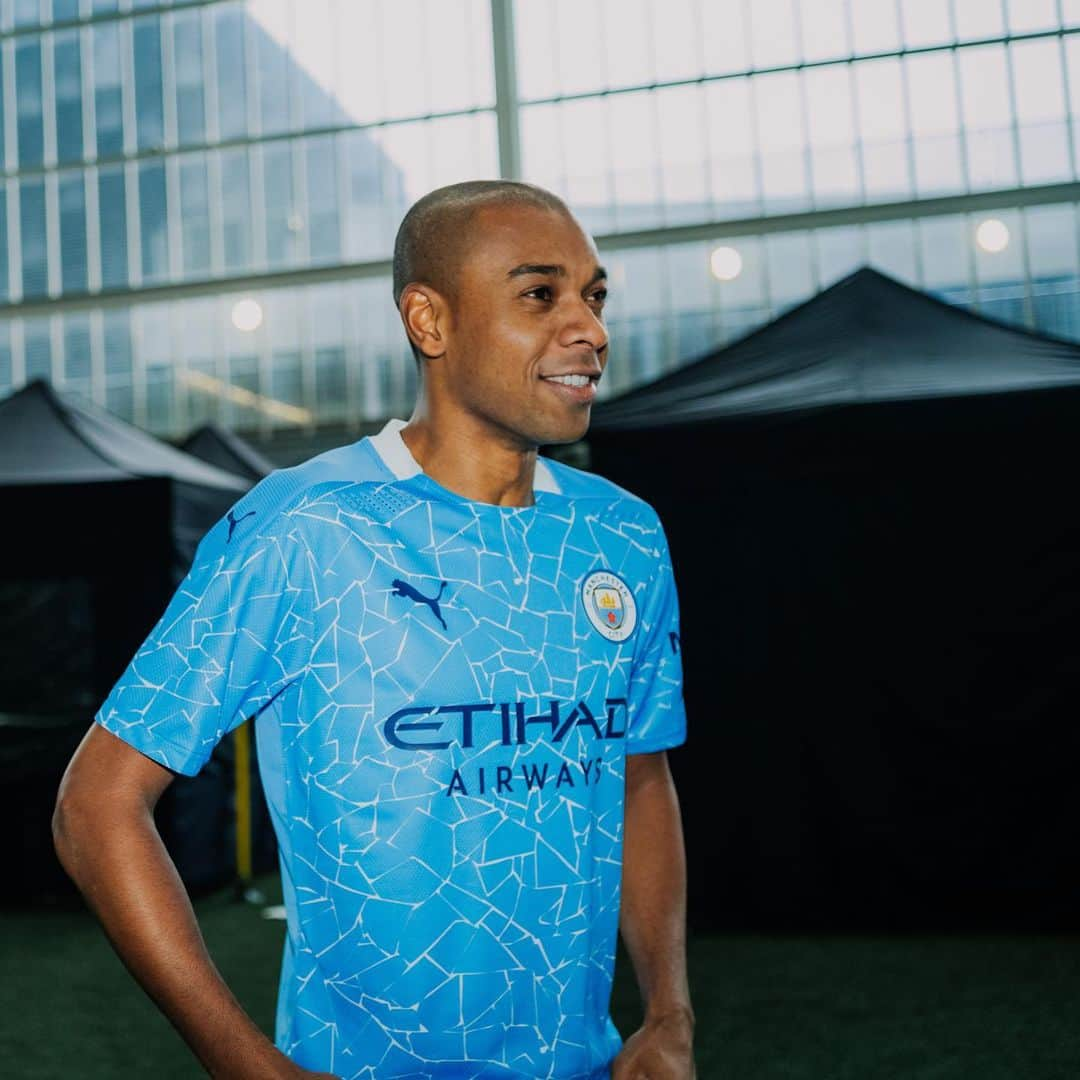 マンチェスター・シティFCさんのインスタグラム写真 - (マンチェスター・シティFCInstagram)「New home kit debut incoming at Wembley! 💎 #mancity #thisisourcity」7月19日 0時31分 - mancity