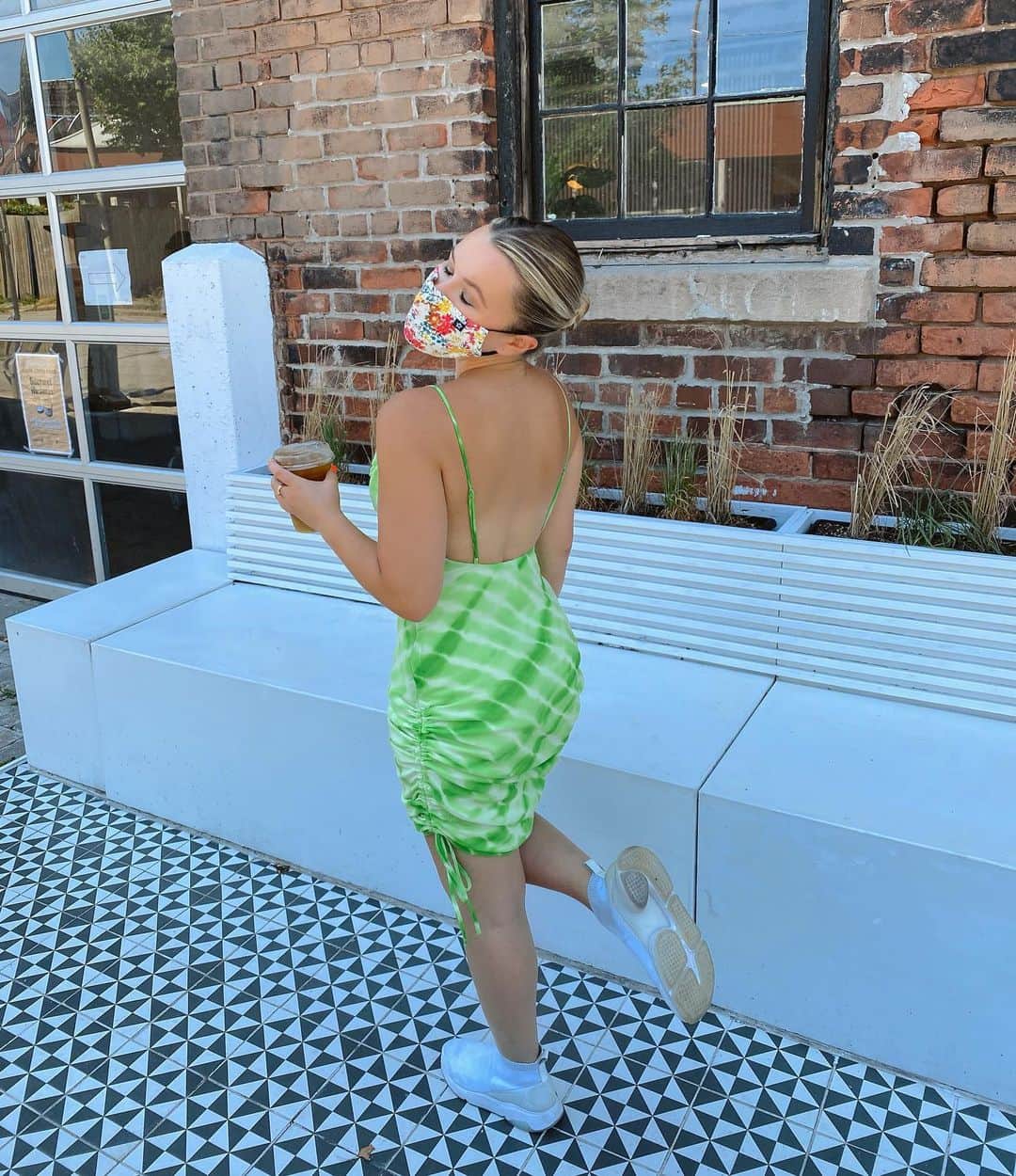 トーリ・ウェブスターのインスタグラム：「Summer girl, you're right for me 🍭🌈🍒」