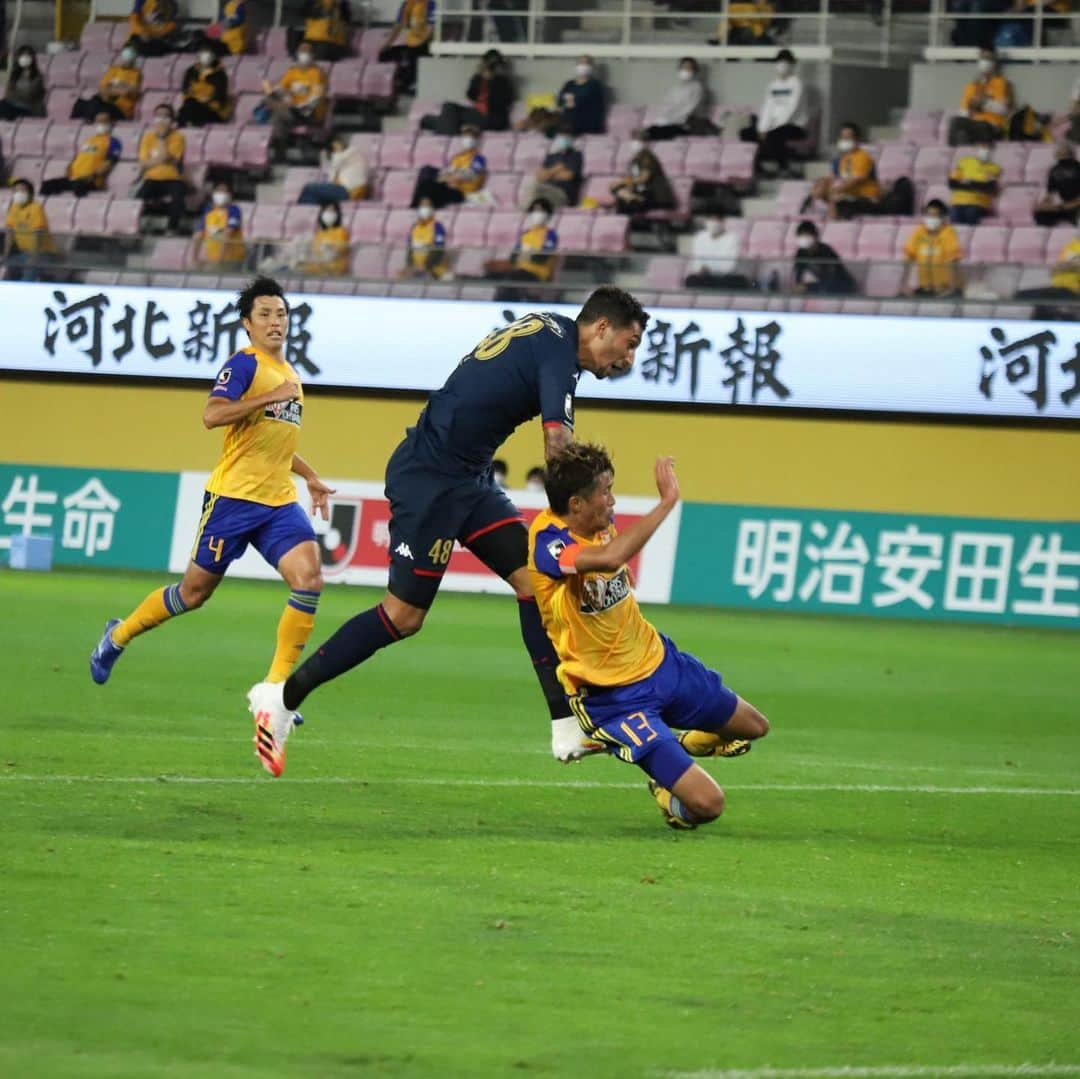 ジェイ・ボスロイドさんのインスタグラム写真 - (ジェイ・ボスロイドInstagram)「Our last away game this month! 4 away games, 2 wins and 2 draws! 8pts Now we have to perform in our home games coming up 👍🏽 Some tough ones fc tokyo, Marinos and Kobe!   #consadole#team#together#win#belief#determination#striveforgreatness#blessed#hardwork#dedication#soccer#football#training#japan#jleague#adidas#adidastokyo」7月19日 0時30分 - jaybothroyd