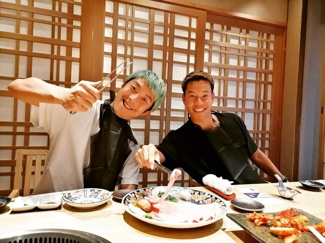 マキヒカのインスタグラム：「#これからも僕たちのファンでいてください #サッカー界1のコンビ目指してますし #笑顔元気夢勇気与え続けますので #新曲だしました」