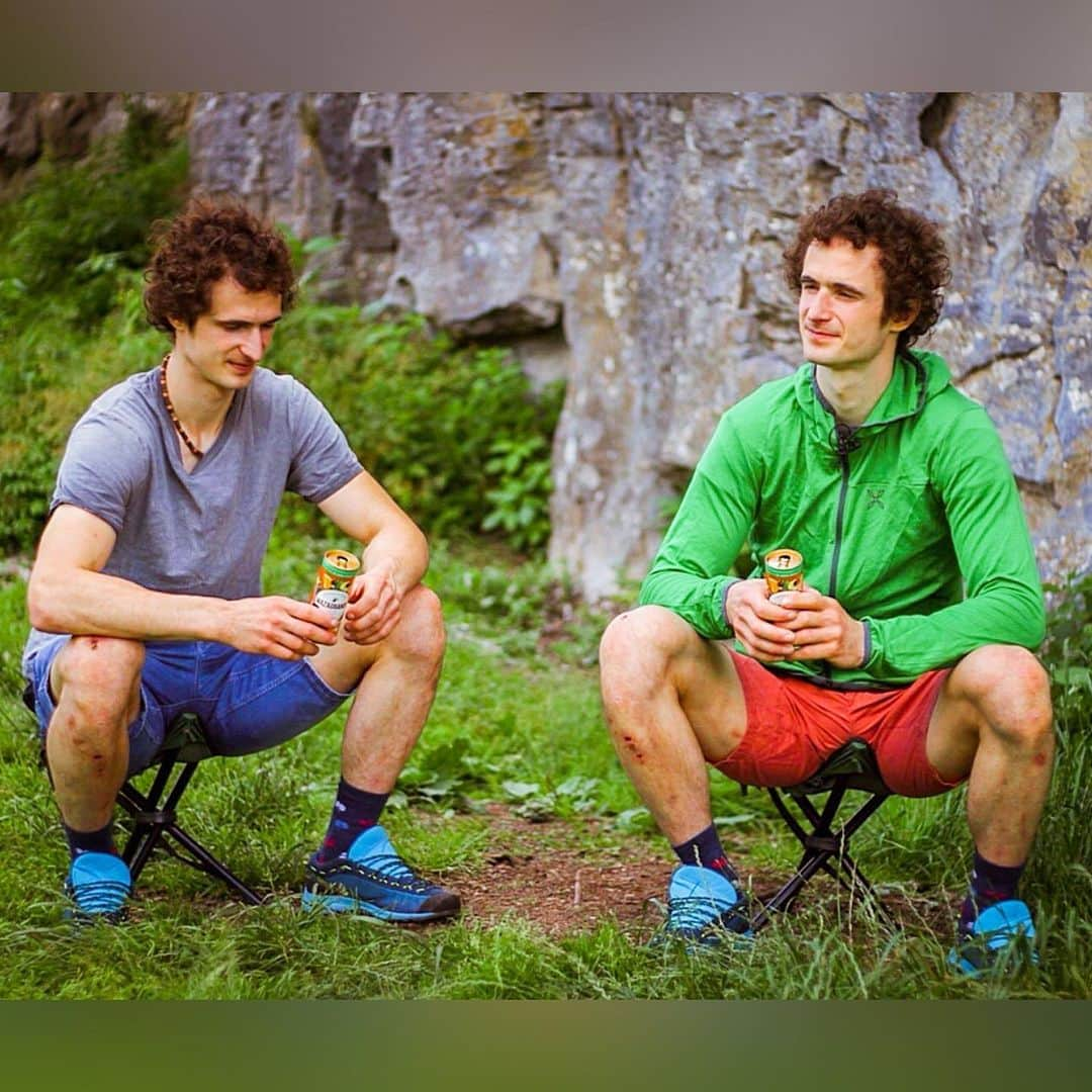 アダム・オンドラさんのインスタグラム写真 - (アダム・オンドラInstagram)「Adam a Ondra.  Káva a ovoce.  Energie a osvěžení.  Protože dva je více než jeden 😉   #ad #partnership @mazagrande #mazagrande #osvezeni #energie #coffee #limonada #ochutnejzvedavost」7月19日 0時48分 - adam.ondra