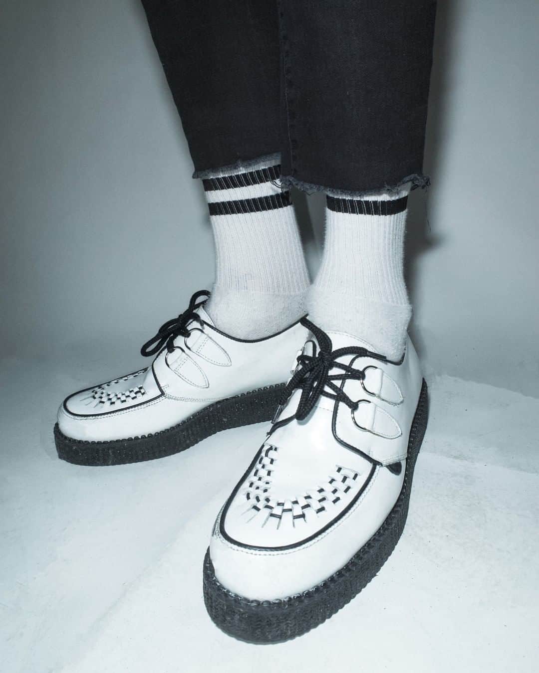 アンダーグラウンドのインスタグラム：「The Original Wulfrun Creeper- the white leather option available on a single or double sole. Algender⁠ ⁠ ⁠ #UndergroundEngland #UndergroundShoes #UndergroundCreeper #WulfrunCreeper #Creepers #Underground #Wulfrun #OriginalCreeper #algender」