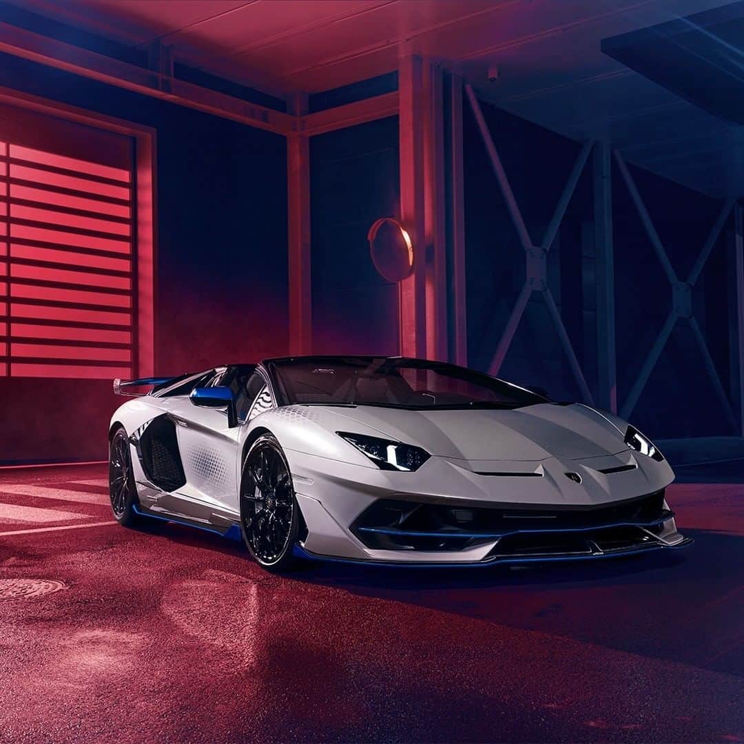 ランボルギーニのインスタグラム：「As a leader and innovator, we embrace digitisation without losing sight of emotions. We created a Virtual Ad Personam studio that offers consultation sessions to clients worldwide to help personalise their new Lamborghini. Celebrating this dynamic spirit, we are proud to announce a special, limited-edition creation - the Aventador SVJ Roadster Xago Edition. With only ten units produced, this Super Sports Car is reserved for clients specifying their Aventador SVJ virtually.  #Lamborghini #AventadorSVJRoadsterXagoEdition」