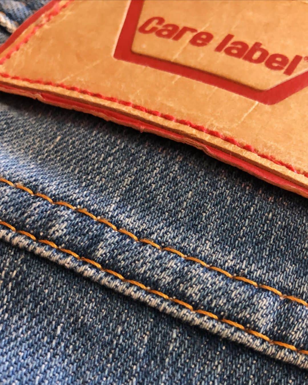 ケアレーベルのインスタグラム：「We take care of every single detail⁣ ⁣ #carelabel #denimlovers #denimstory #denimaddiction」